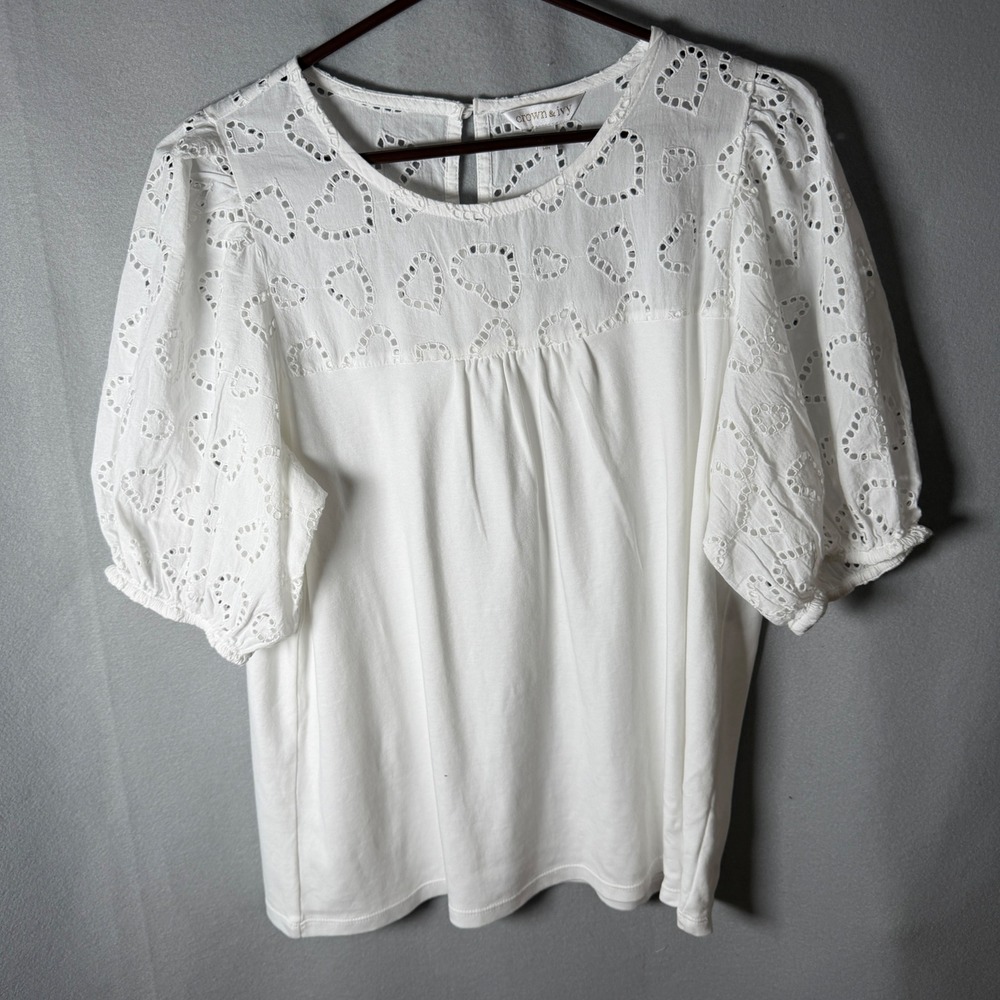 Crown & Ivy Blouse Women M White Eyelet Heart baby doll Puff Sleeve Cotton EUC